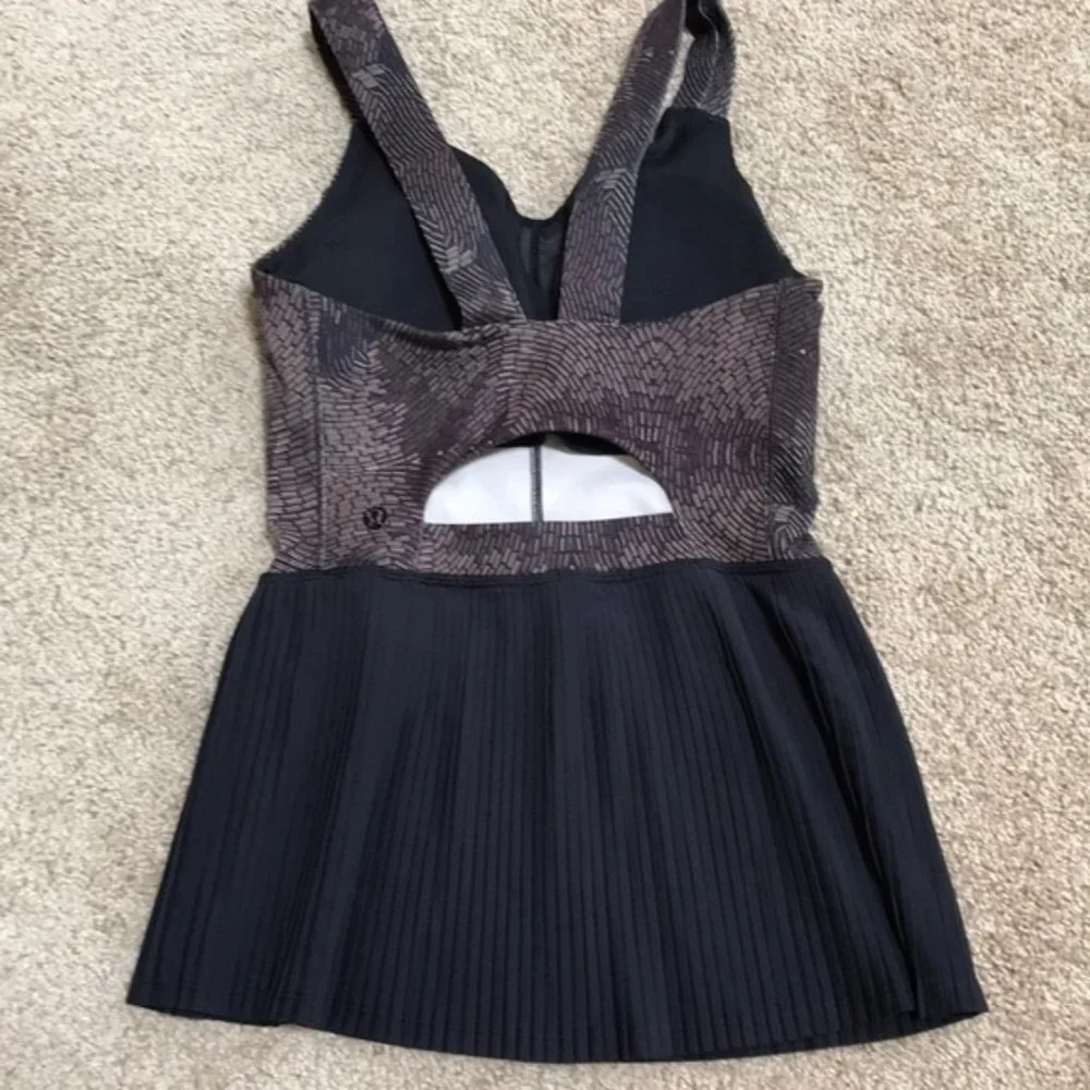 LULULEMON Size 4 city golden goddess pleated tank
